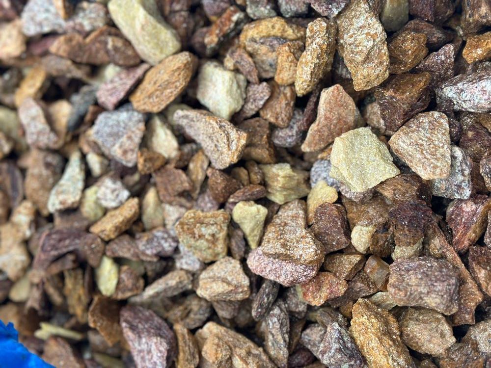 Златолит персиковый декоративная каменная крошка купить в Твери