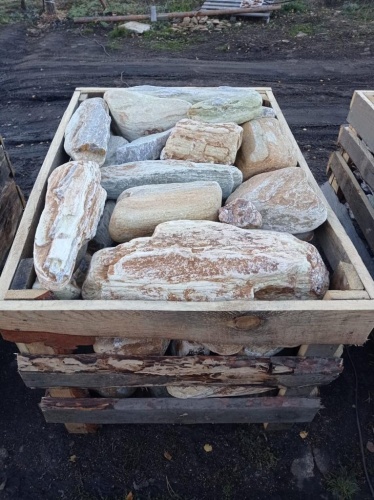 Златолит жёлтый, жёлто-зелёный глыбки и валуны для ланшафтного дизайна купить в Твери