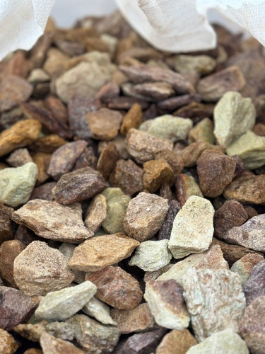 Златолит персиковый декоративная каменная крошка купить в Твери