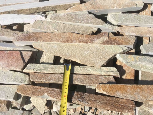 Горбушка златолит золотистый для облицовки купить в Твери