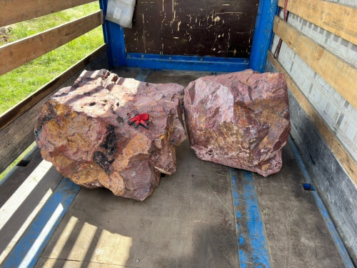 Ландшафтные глыбы красно-фиолетовые 200-1000 килограмм купить в Твери