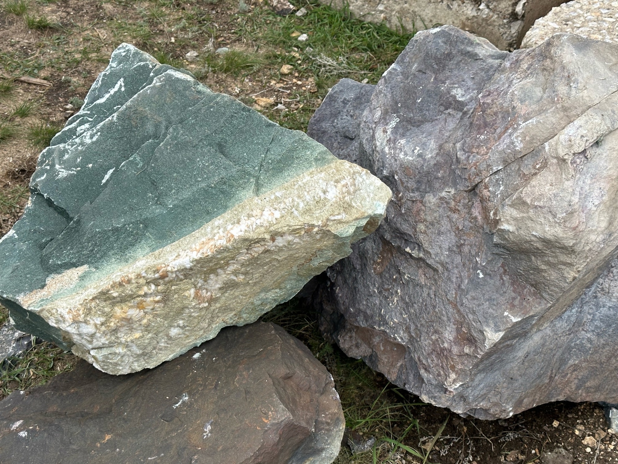 Камни для ландшафтного дизайна зелёные 10-60 килограмм купить в Твери