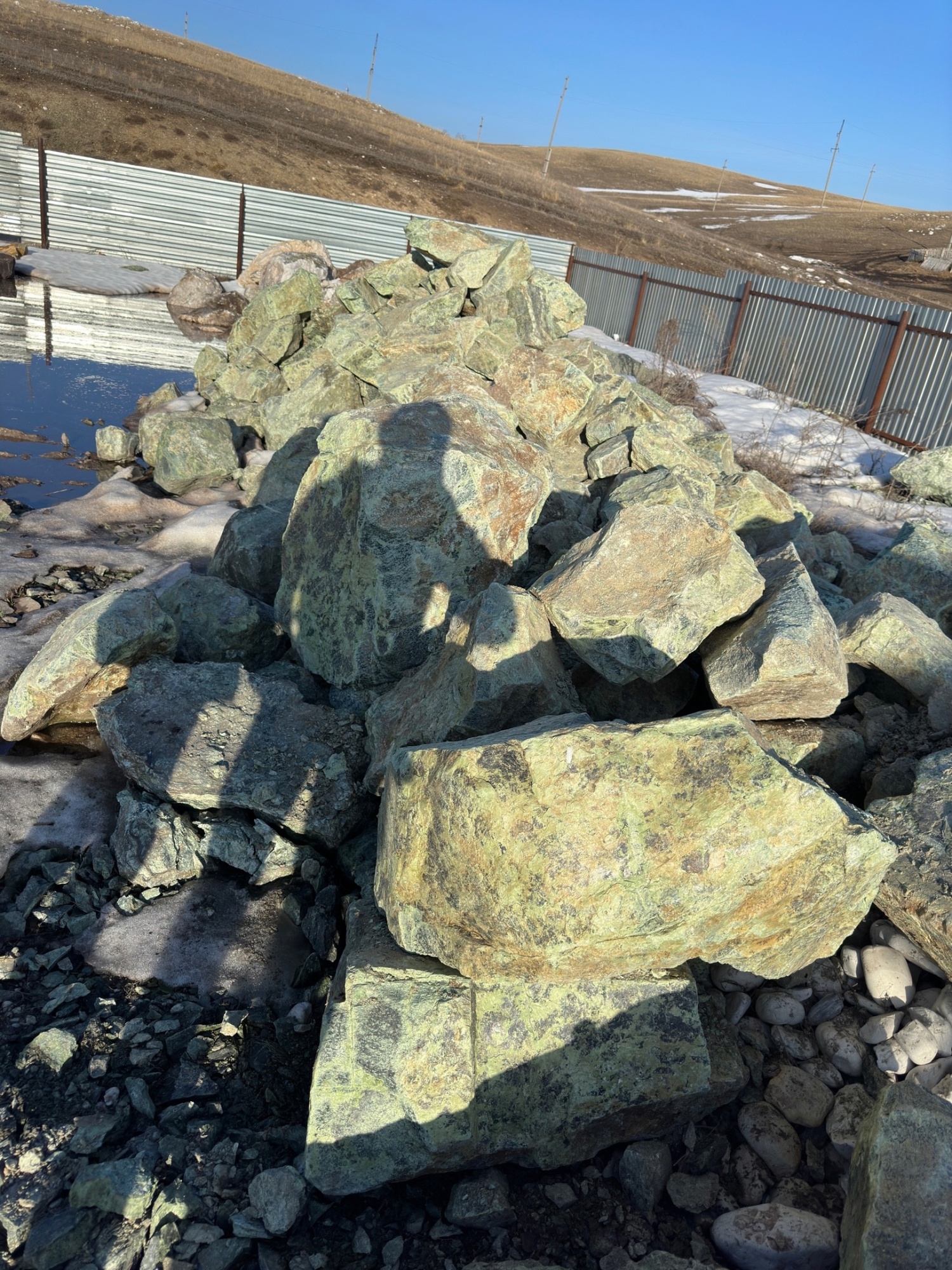 Камни для ландшафтного дизайна зелёные 10-60 килограмм купить в Твери