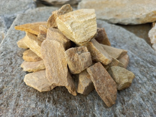 Златолит жёлтый декоративная каменная крошка купить в Твери