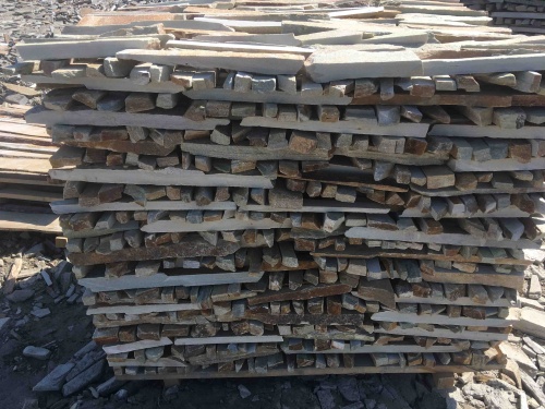 Горбушка златолит золотистый для облицовки купить в Твери