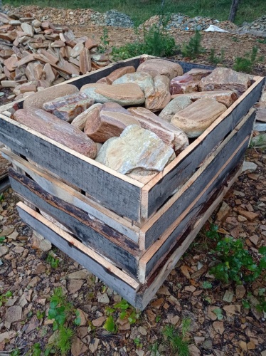 Златолит жёлтый, жёлто-зелёный глыбки и валуны для ланшафтного дизайна купить в Твери