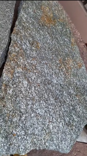 Плитняк златолит серебристый для цоколя, отмостки купить в Твери