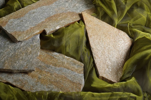 Плитняк златолит Уральский  для фасада купить в Твери