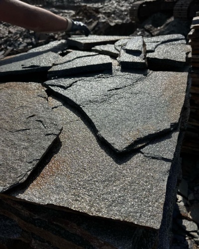 Плитняк златолит серебристый для фасада купить в Твери