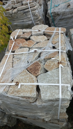 Плитняк галтованный гранитный для ландшафтного дизайна купить в Твери