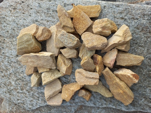 Златолит жёлтый декоративная каменная крошка купить в Твери