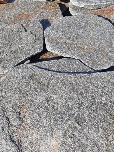 Златолит серебристый галтованный для лестниц купить в Твери