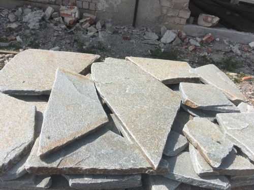 Златолит серебристый галтованный для лестниц купить в Твери